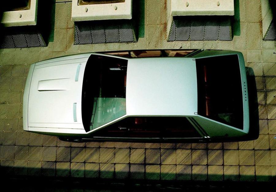  Audi Karmann Asso Di Picche Concept 1973 года  (фото 11 из 14)